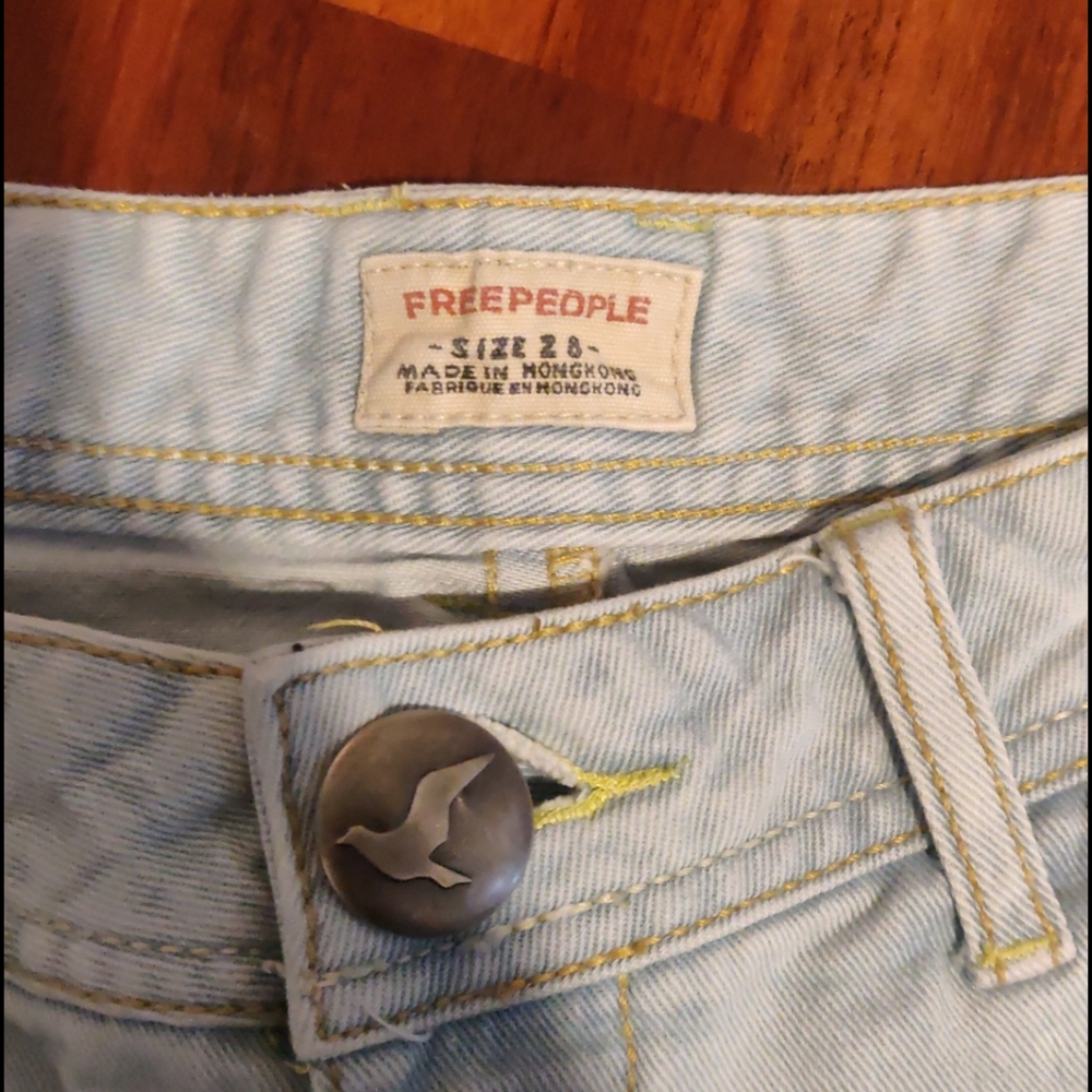 Jeans - Picture 2 of 4
